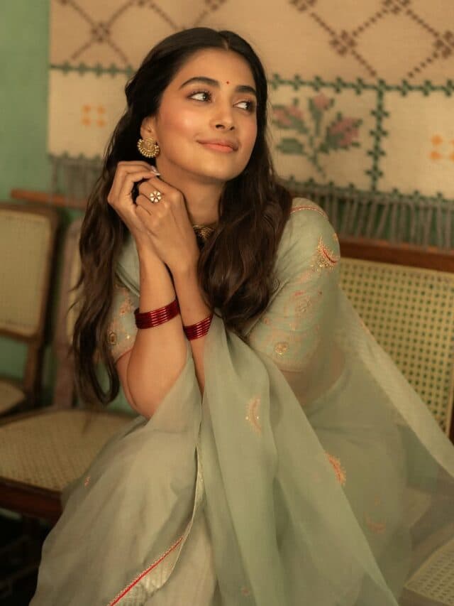 Pooja Hegde Desi Look: पूजा हेगड़े ने साड़ी में बिखेरा हुस्न का जलवा, देसी अदाएं देख दिल हार बैठे फैंस