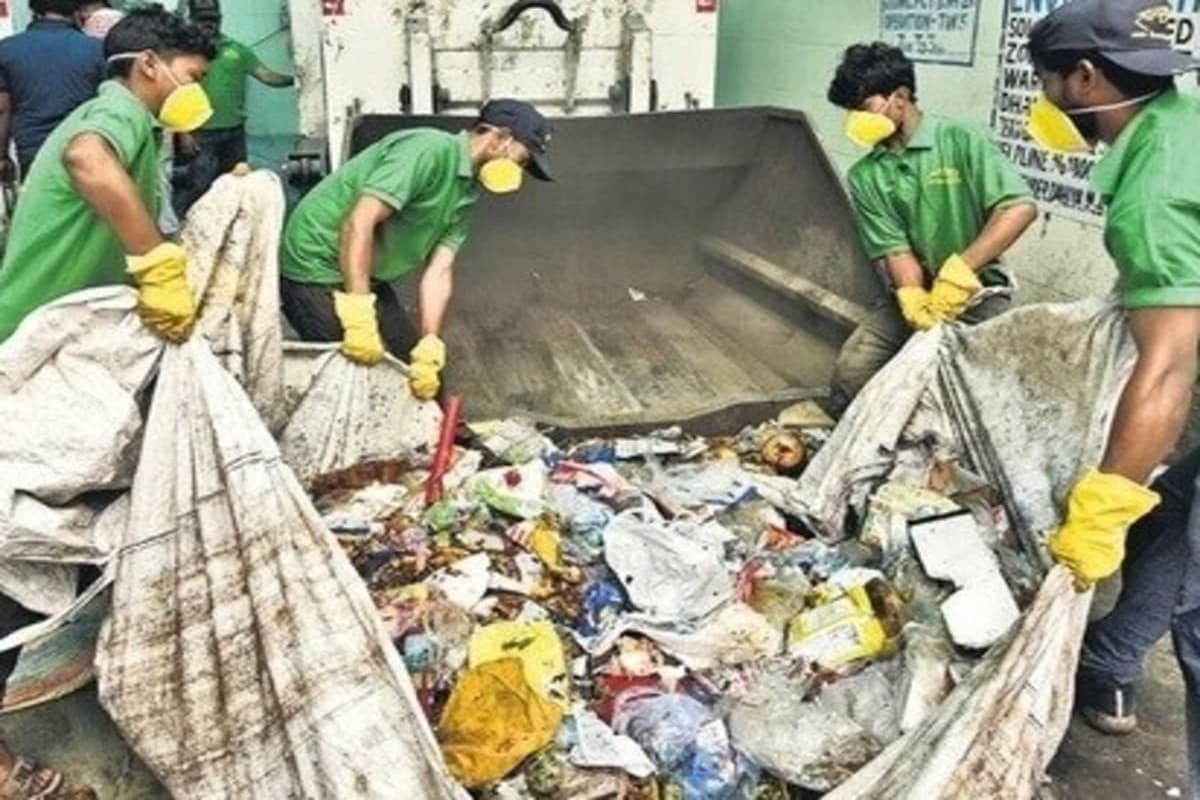 Delhi User Charges : आम आदमी को एक बार फिर बड़ा झटका, कूड़ा उठाने के लिए अब देना होगा इतना पैसा, लागू हुई नई व्यवस्था