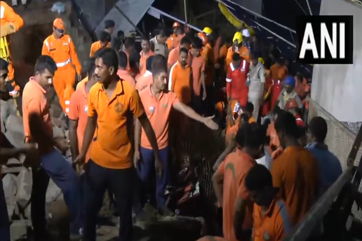 Lakshmi Narasimha Temple Incident: श्री वराह लक्ष्मी नरसिम्हा स्वामी मंदिर में बड़ा हादसा! चंदनोत्सव के दौरान गिरी दीवार, 7 की मौत, 2 घायल