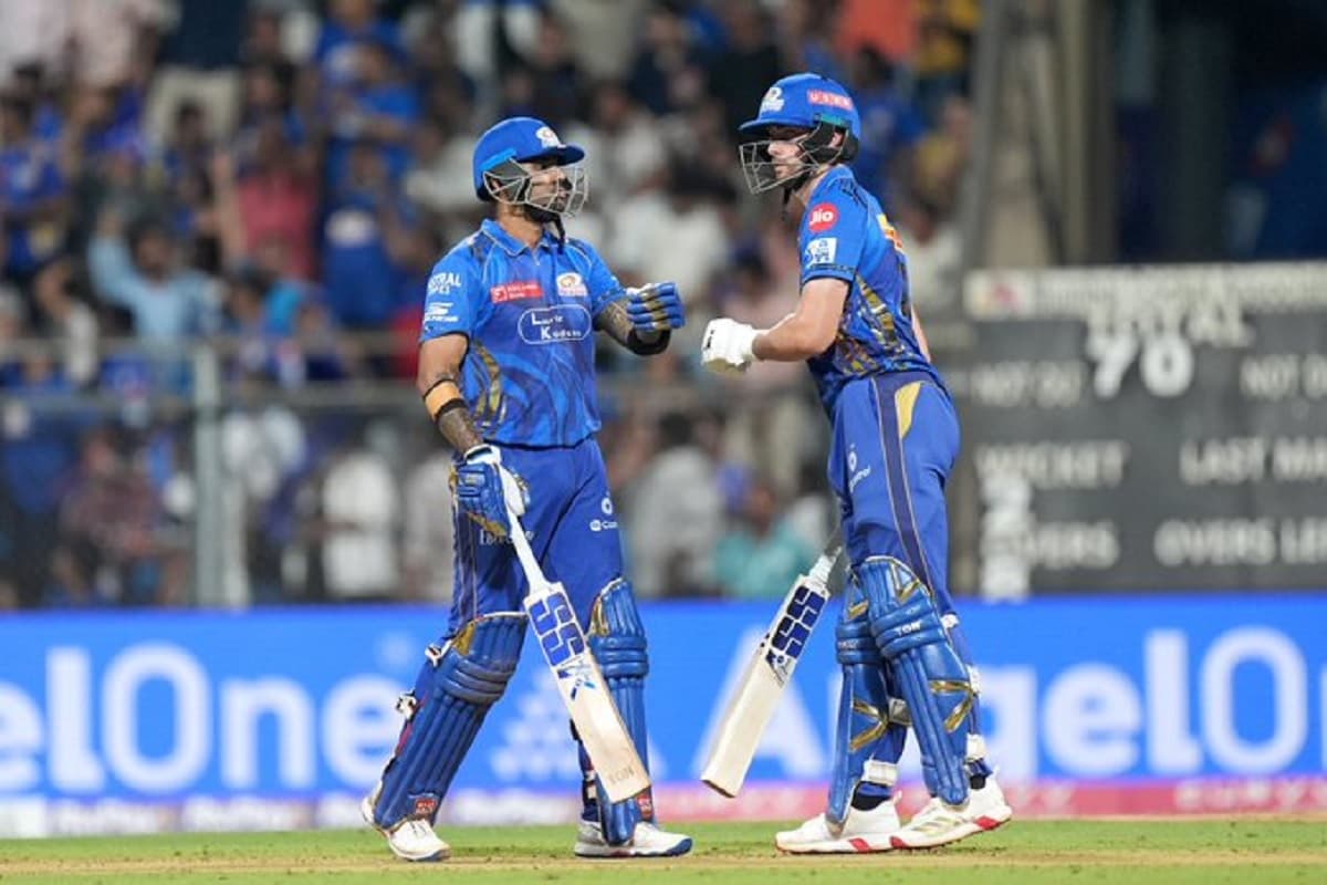 MI vs SRH Highlights: पुराने फॉर्म में लौटी मुंबई, सनराइजर्स हैदराबाद को चार विकेट से दी मात, दर्ज की तीसरी जीत