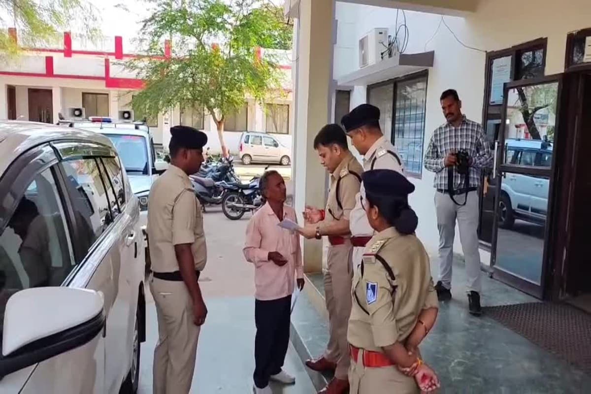 Pakistani Nationals In Katni: जिले में दर्जनों पाकिस्तान नागरिकों की पहचान से मचा हड़कंप, गृह मंत्रालय के निर्देश पर की गई कार्रवाई