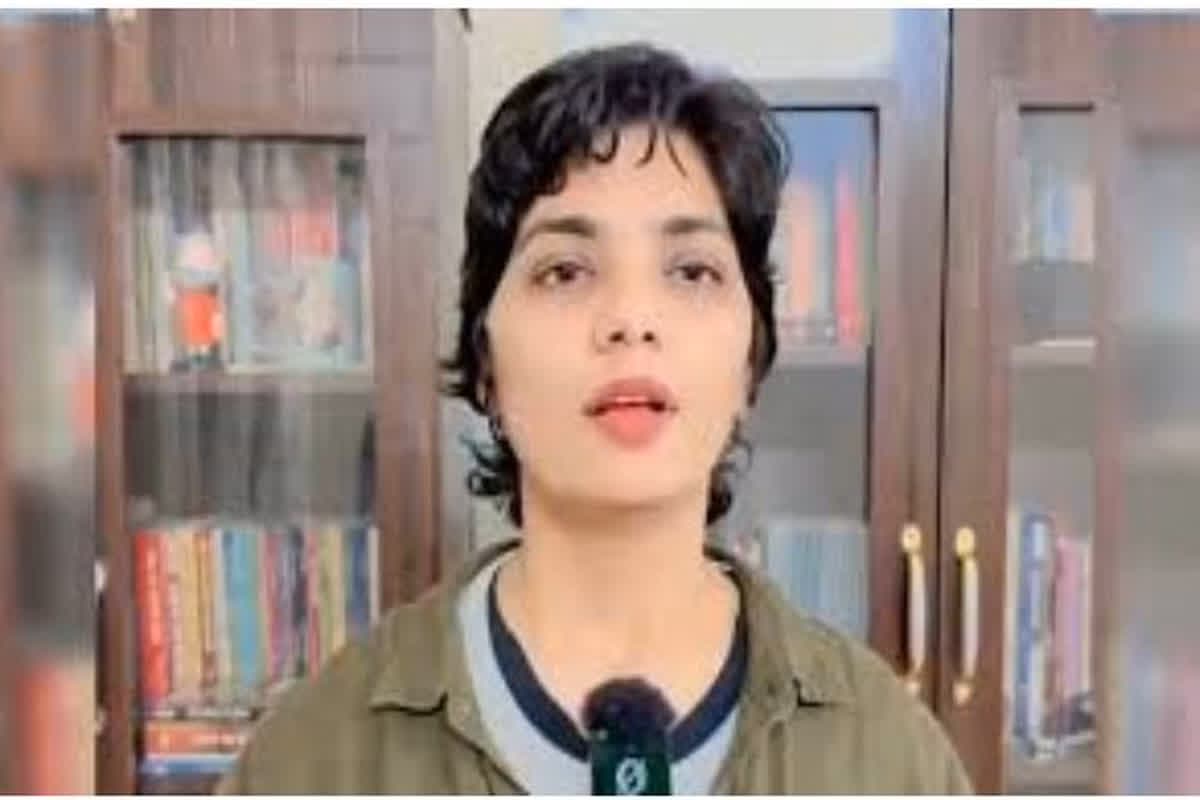 FIR against Neha Singh Rathore: लोक गायिका नेहा सिंह राठौर के खिलाफ राजद्रोह का मामला दर्ज, ‘भड़काऊ’ पोस्ट के लगे आरोप