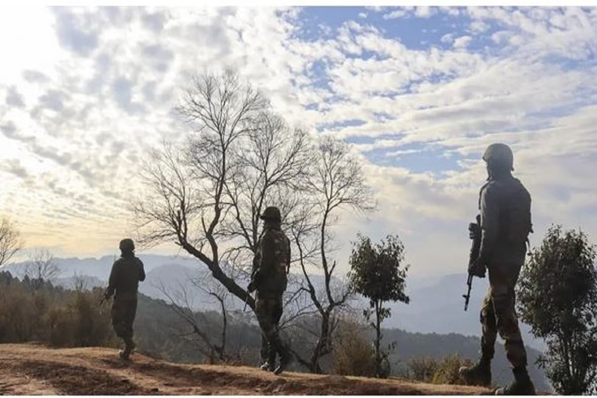 एक तरफ परमाणु हमले की धमकी, दूसरी तरफ पाकिस्तानी सेना में इस्तीफों की झड़ी! LOC पर तनाव के बीच दो दिनों में पांच हजार जवानों ने छोड़ी नौकरी