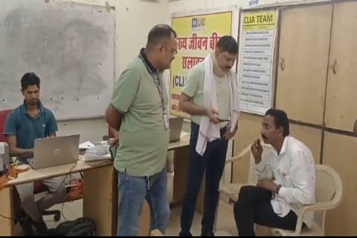Patwari Arrest With Bribe: पटवारी सुल्तान सिंह 10 हजार की रिश्वत लेते रंगे हाथ गिरफ्तार, ACB की कार्रवाई से मचा हड़कंप, किसान से की थी पैसों की मांग