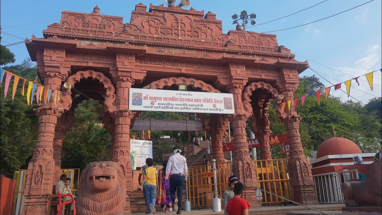 Indore MLA Son Temple Controversy: देवास में विधायक पुत्र की दबंगई! VIP होने का रौब दिखाकर मंदिर में आधी रात को जबरन प्रवेश, पुजारियों से गाली-गलौज