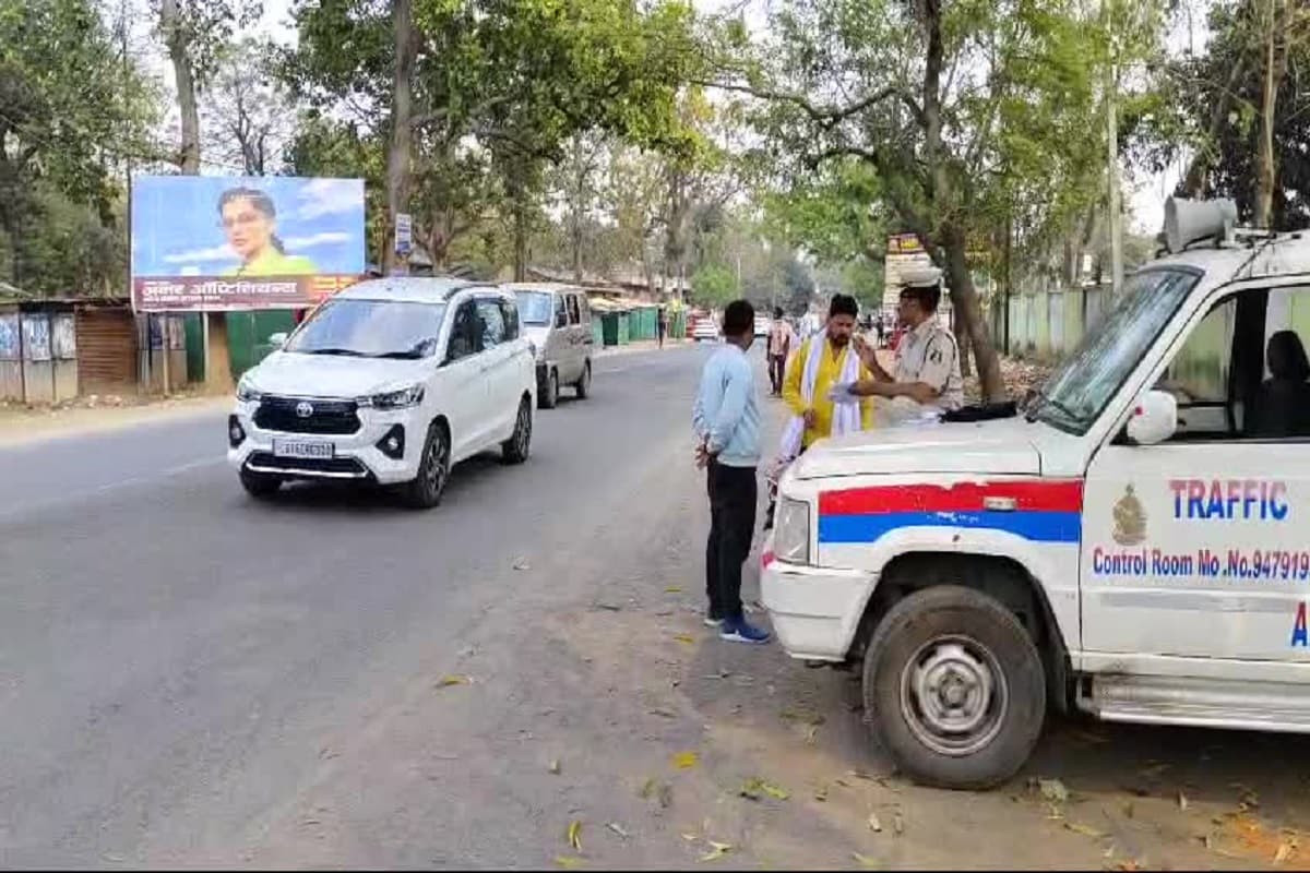 CG News: खुद को बताया विधायक का भतीजा, फिर ASI से की गाली गलौज! अब युवक को पड़ गया महंगा