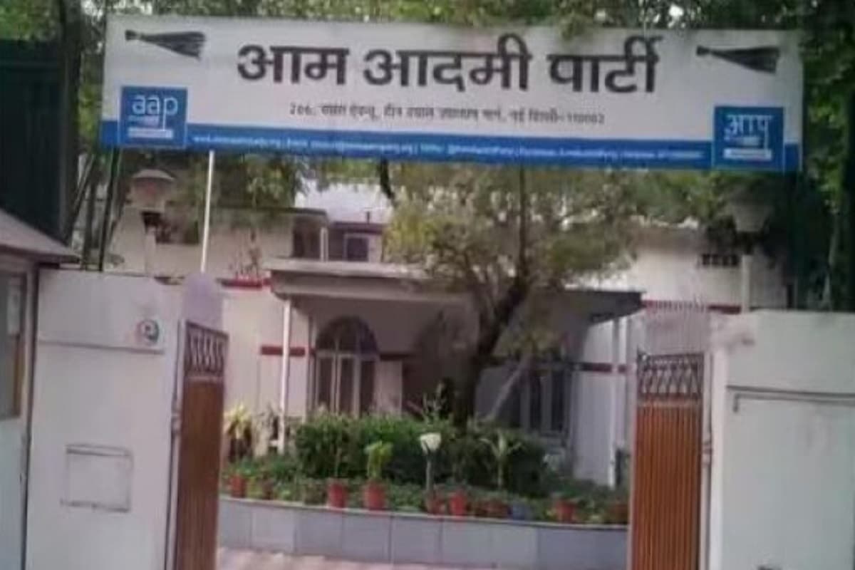 Councillor Bobby Kinnear Resigns: AAP को फिर लगा बड़ा झटका, एक और पार्षद ने दिया इस्तीफा, इस पार्टी में हुए शामिल