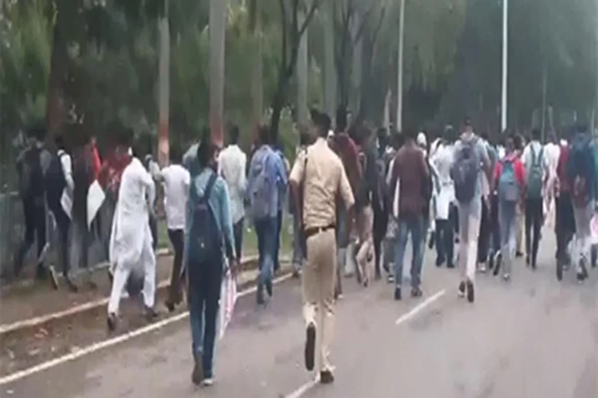 BPSC Protest: इन मांगों को लेकर BPSC अभ्यर्थियों ने घेरा सीएम हाउस, पुलिस ने किया लाठीचार्ज, अब कन्हैया कुमार ने कह दी ये बड़ी बात