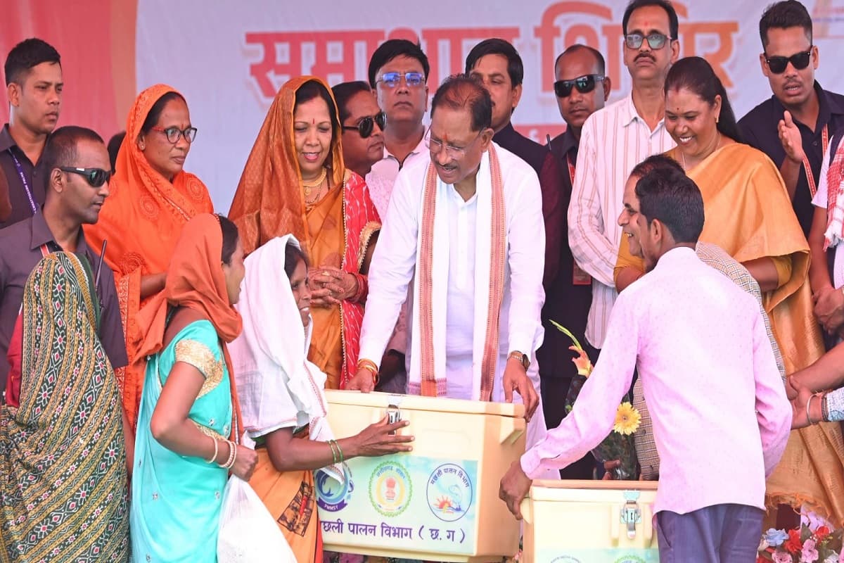 CG News: दोकड़ा में खुलेगा कॉलेज, मिनी स्टेडियम का होगा जीर्णोद्धार, समाधान शिविर में सीएम साय ने लगाई सौगातों की झड़ी
