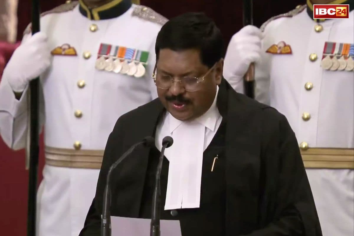 CJI BR Gavai Oath: जस्टिस बीआर गवई बनें भारत के 52वें मुख्य न्यायधीश.. राष्ट्रपति द्रौपदी मुर्मू ने दिलाई शपथ, जानें नए CJI के बारें में