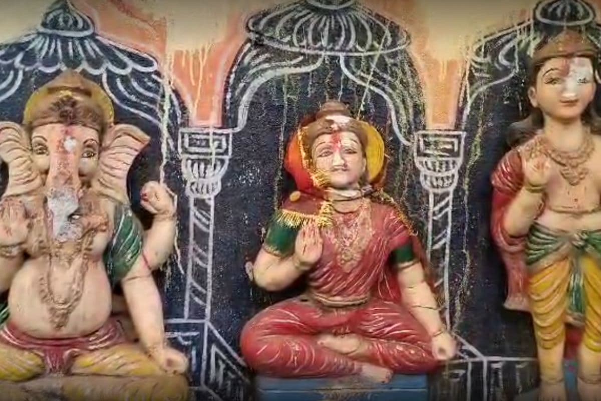 Harda Shiv Temple Vandalized: शिव मंदिर में मूर्ति खंडित… हिंदू संगठनों का फूटा गुस्सा, 5 दिन में गिरफ्तारी नहीं तो थाने का घेराव