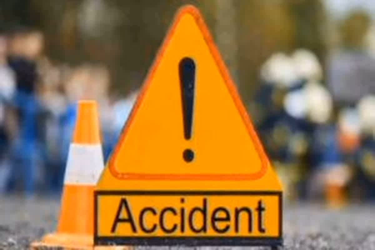Road Accident: दर्दनाक हादसा…तेजरफ्तार ट्रक से टकराई मोटरसाइकिल, हादसे में भाई-बहन की मौत