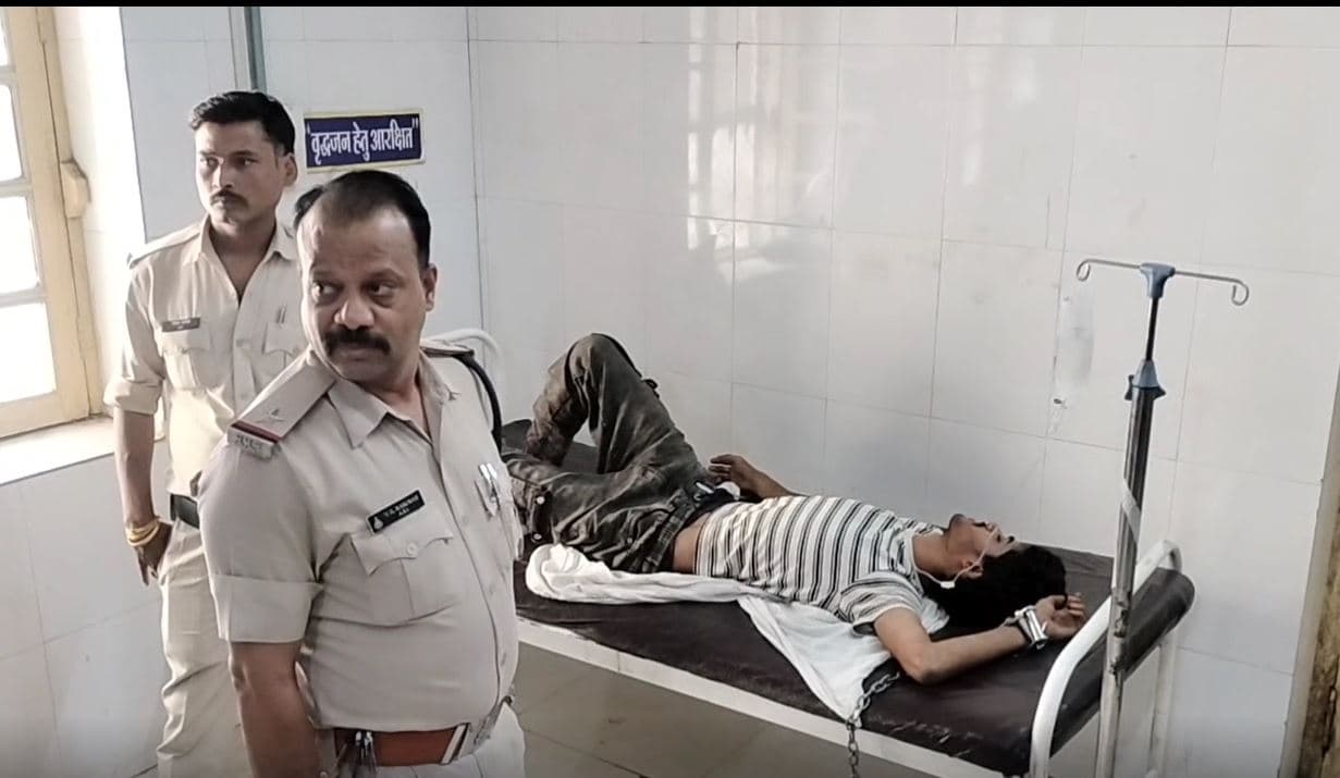 Satna Crime News: प्रधान आरक्षक को गोली मारने वाला आरोपी मुठभेड़ के बाद गिरफ्तार, घायल अवस्था में ले जाया गया इलाज के लिए