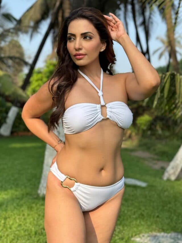 Navina Bole Hot Pic: नविना बोले ने व्हाइट बिकिनी में करवाया ग्लैमरस फोटोशूट