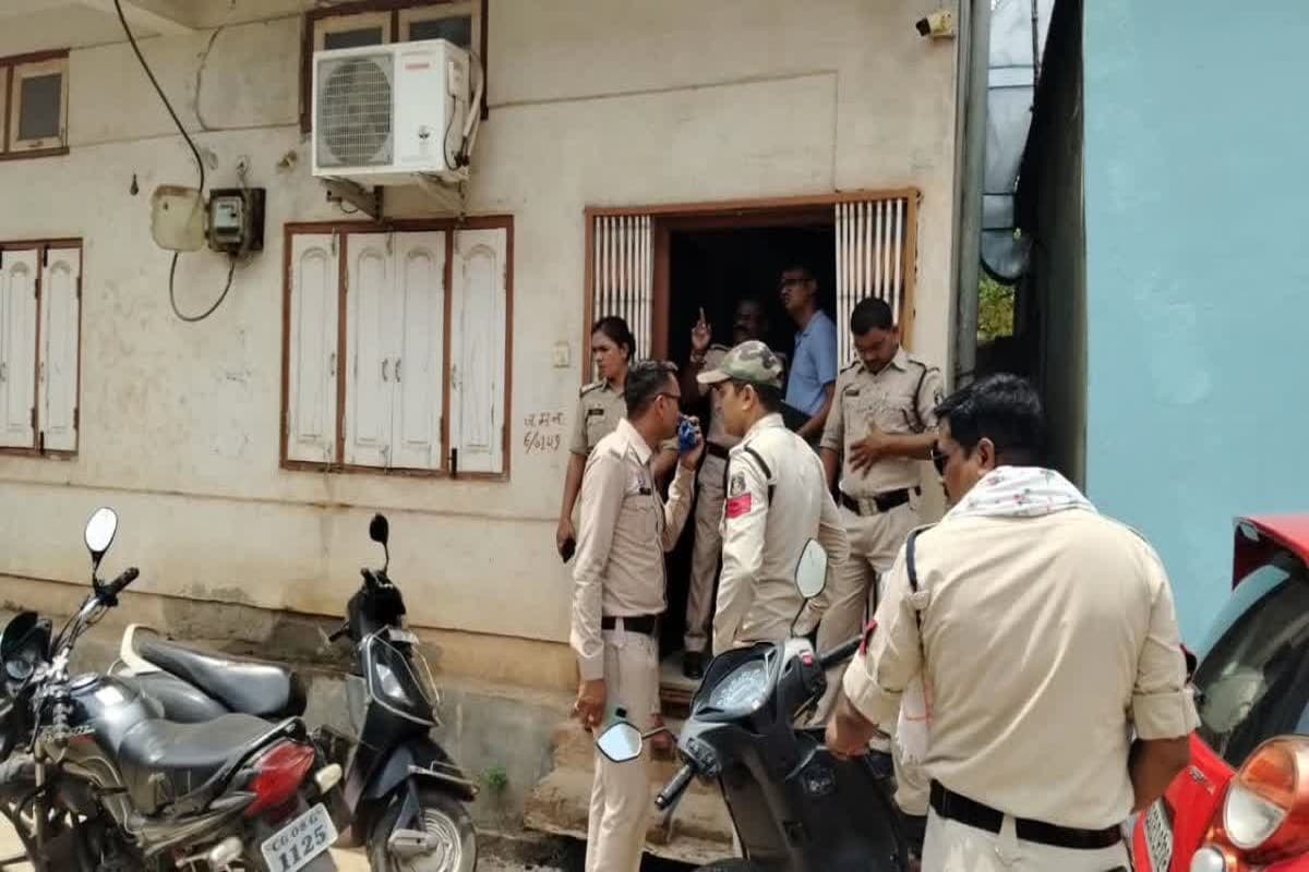 Conversion in CG: चंगाई सभा की आड़ में करा रहे थे धर्म परिवर्तन! पुलिस ने चर्च के संचालक को गिरफ्तार, कल हुआ था जमकर हंगामा