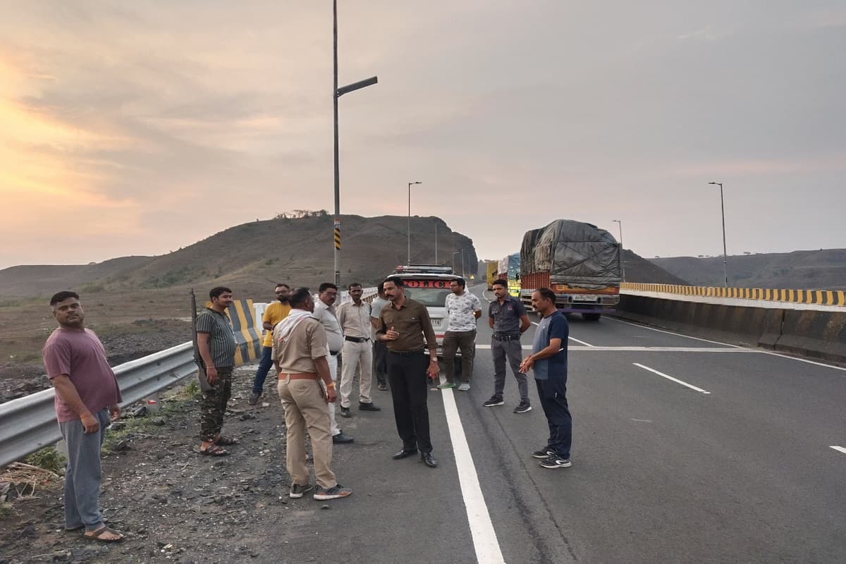 MP Crime News: दर्शन के लिए ओंकारेश्वर जा रहे परिवार के साथ लूट, 35 हजर नगद के साथ जेवरात लूटकर फरार हुए बदमाश