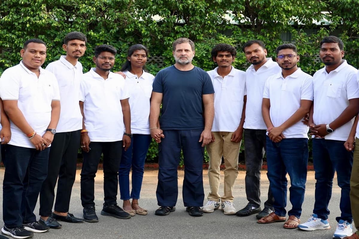Pendra News: आदिवासी छात्र नेताओं ने की राहुल गांधी से मुलाकात, छत्तीसगढ़ की कई प्रमुख समस्याओं पर हुई चर्चा