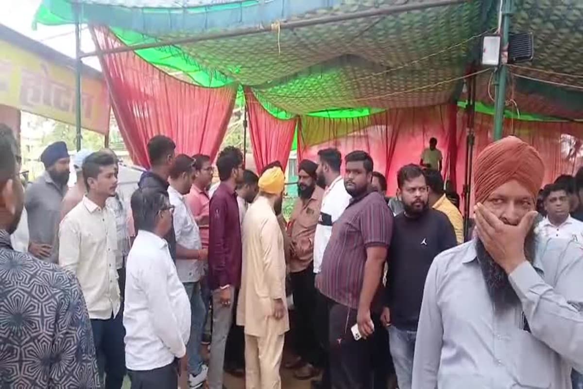 Bhanupratappur News: तहसील के सामने परिवहन संघ के सदस्य ने की आत्मदाह की कोशिश, पेट्रोल डालकर लगाई आग, वीडियो वायरल