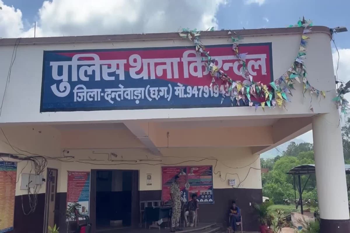 Dantewada News: NMDC कर्मी को डिजिटल अरेस्ट कर 28 लाख की ठगी, पुलिस ने गुजरात से तीन को दबोचा