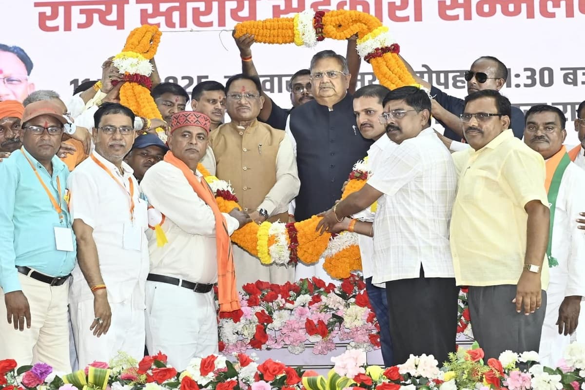 CG News: अपेक्स बैंक के नए अध्यक्ष केदारनाथ गुप्ता पदभार ग्रहण में हुए शामिल सीएम साय, फरसाबहार में नई शाखा का किया शुभारंभ, कहा- पीएम मोदी के नेतृत्व में घर-घर तक पहुंच रही सहकारिता