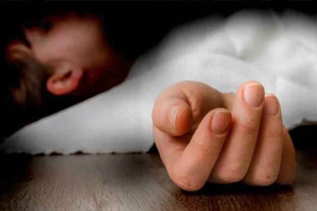 Latur Crime News: शर्मसार.. शराब के नशे में अपनी ही 4 साल की बेटी के साथ ऐसी हरकत कर बैठा पिता, पत्नी ने की मृत्युदंड की मांग