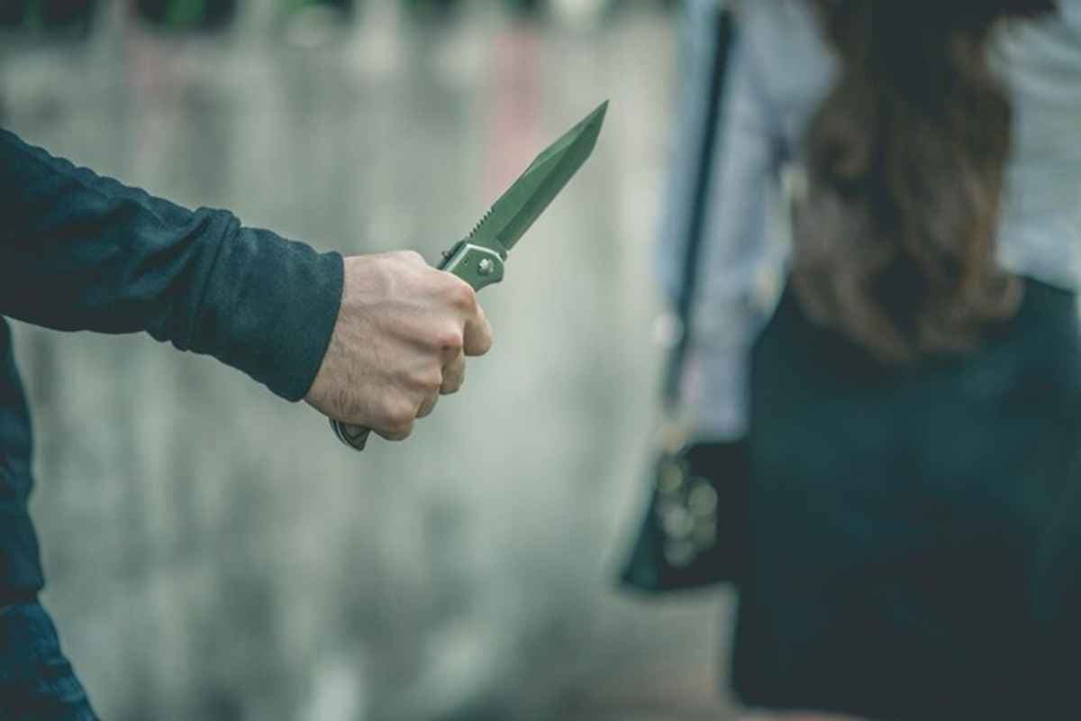Korba knife Attacke: ब्रेकअप से ठनका बॉयफ्रेंड का माथा, गर्लफ्रेंड पर किया चाकू से जानलेवा हमला, पीड़िता की मां को भी आई चोट