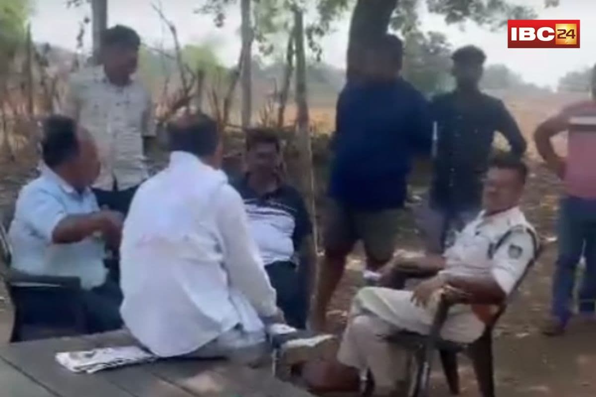 Rewa Murder Case: खेत में सो रहे मजदूर की गोली मारकर हत्या, जेब से 2 लाख लूटकर फरार हुए बदमाश, सनसनीखेज वारदात से मचा हड़कंप