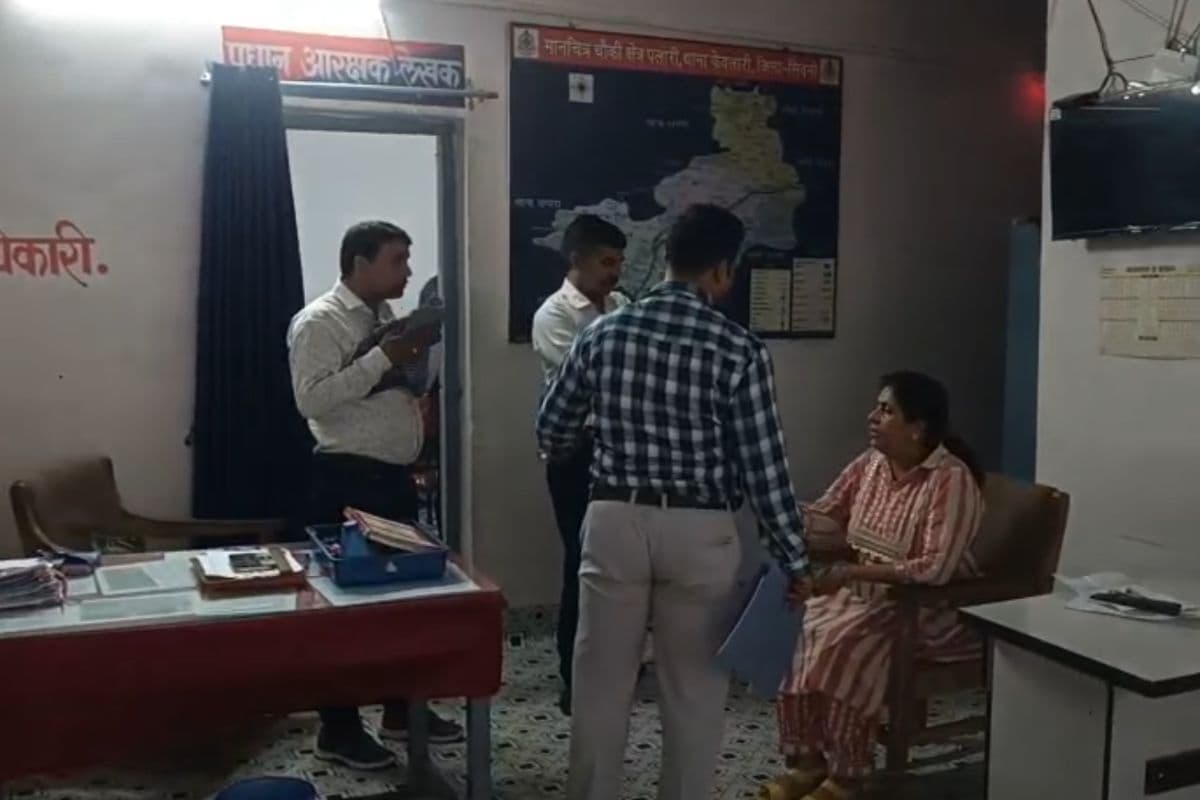 Seoni Bribery SI Case: चौकी प्रभारी रिश्वत लेते रंगे हाथों गिरफ्तार, इस बड़े मामले को दबाने के लिए की थी पैसों की डिमांड, लोकायुक्त की टीम ने धर दबोचा
