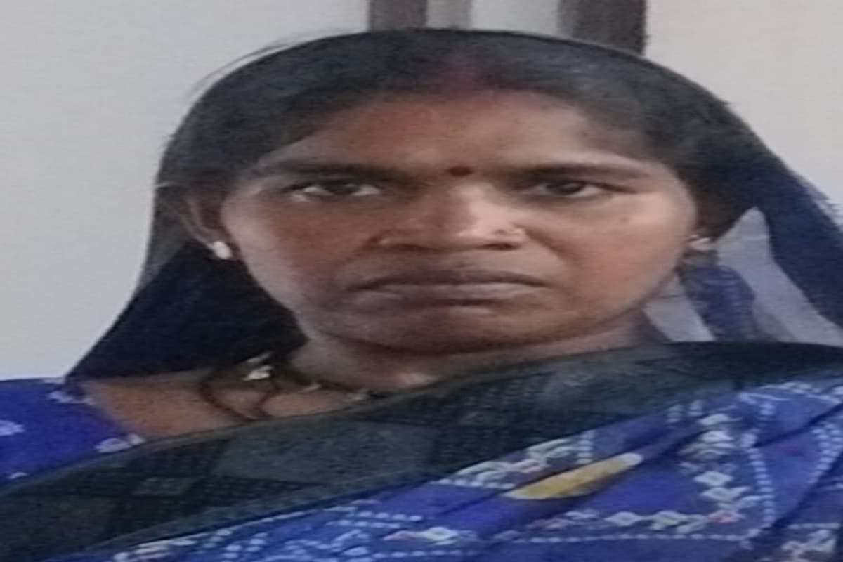 Janjgir-Champa News: लाखों रुपए का गबन करने वाली तत्कालीन सरपंच गिरफ्तार, सचिव की पहले हो चुकी है गिरफ्तारी
