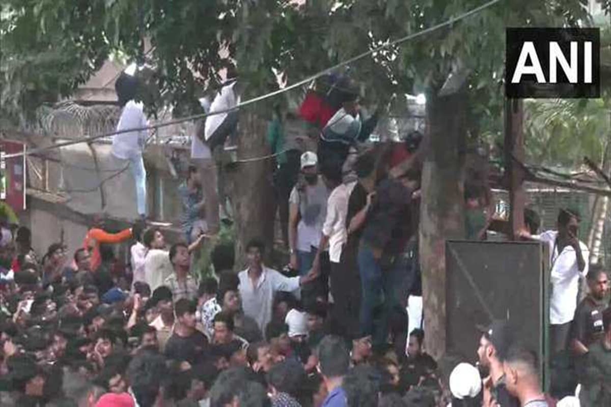 Bengaluru Stampede: RCB के जश्न के दौरान भगदड़ में अब तक 11 की मौत, पीएम मोदी, राहुल सहित इन नेताओं ने जताया दुख