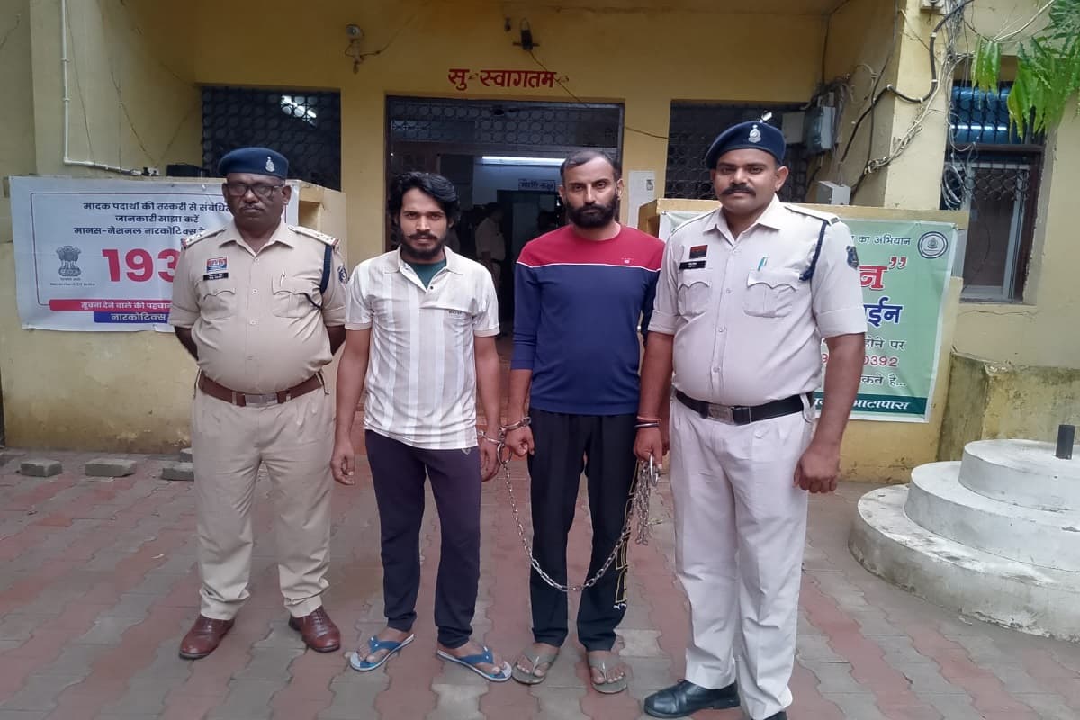 Cyber Fraud With Police: ठगों से सावधान रखने वाली पुलिस ही हुई ठगी की शिकार, शेयर ट्रेडिंग के नाम पर आरक्षक से वसूली गई 25 लाख से ज्यादा की रकम
