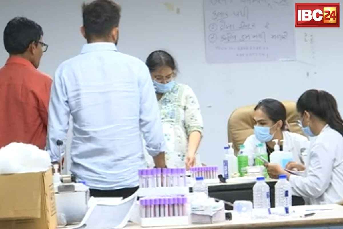 Ahmedabad Plane Crash Latest Update: जल्द होगी शवों की पहचान.. 50 से ज्यादा पीड़ित परिवारों के लिए गए DNA, गम में डूबे नजर आए परिजन