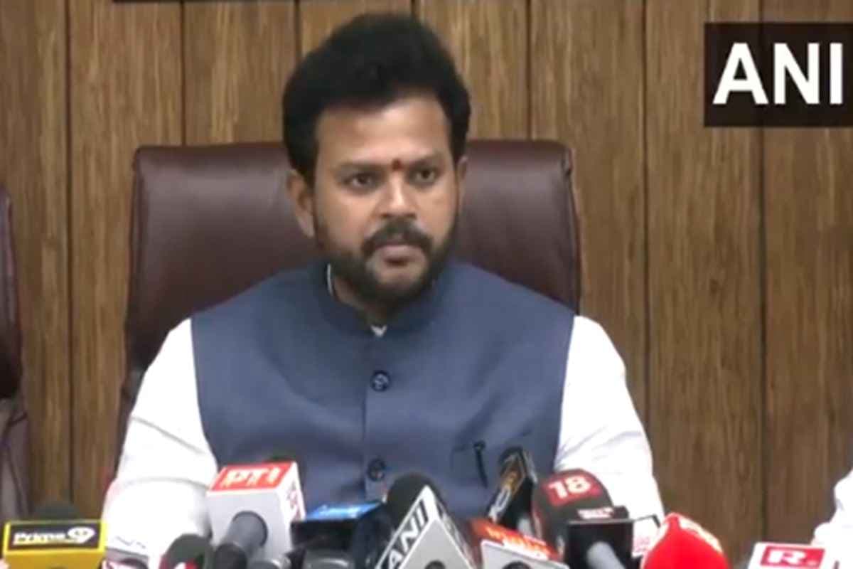 Today Live News and Updates 14th June 2025: अहमदाबाद विमान हादसे को लेकर उड्डयन मंत्रालय की प्रेस कॉन्फेंस, कहा- 3 महीने में आएगी हादसे की रिपोर्ट