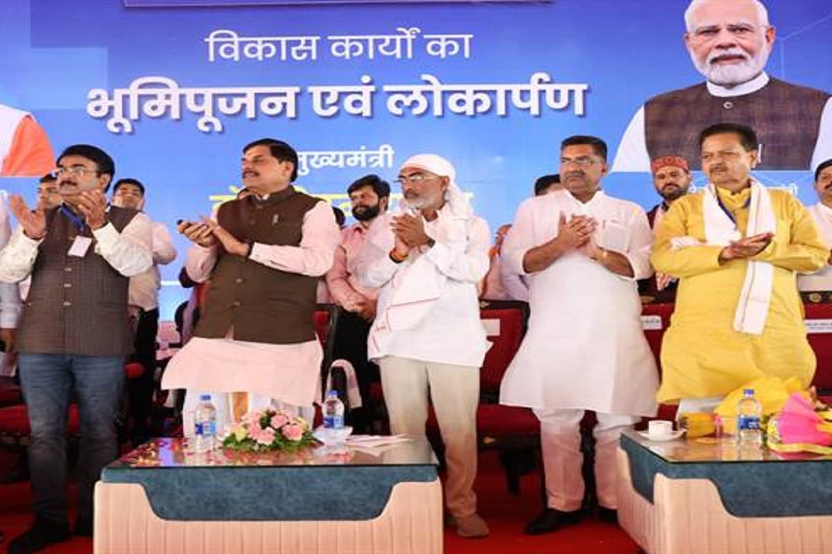 Ladli Behna Yojana Amount Increased: रक्षाबंधन पर लाड़ली बहनों के खाते में इतने रुपए भेजगी सरकार, सीएम मोहन यादव ने बरेली को नगर पालिका बनाने का किया ऐलान