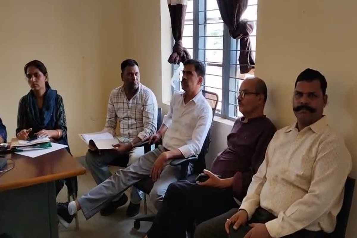 Panna News: लोकायुक्त टीम की छापामार कार्रवाई, इतने हजार की रिश्वत लेते तहसीलदार को रंगे हाथों किया गिरफ्तार