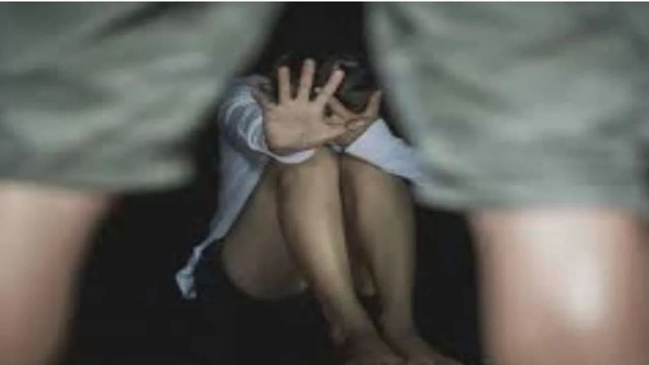 Meerut Rape News: मेडिकल कॉलेज में 13 वर्षीय नाबालिग से दुष्कर्म, मरीज के भाई ने बाथरूम में दिया वारदात को अंजाम
