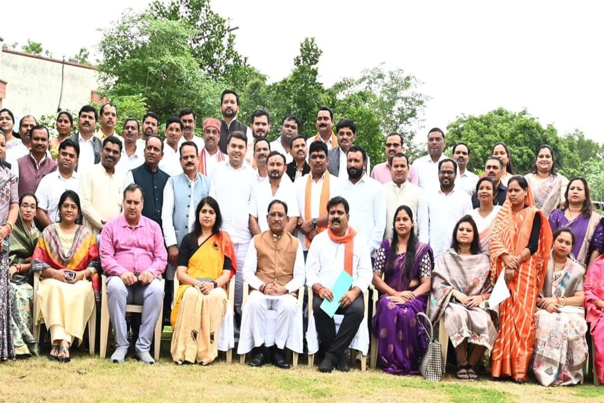 CG News: गांवों के विकास की रीढ़ की हड्डी हैं पंचायती राज संस्थाएं, मुख्यमंत्री विष्णुदेव साय नवनिर्वाचित जिला पंचायत अध्यक्षों एवं उपाध्यक्षों के प्रशिक्षण कार्यक्रम में हुए शामिल