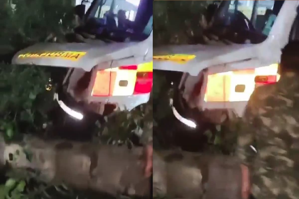 UP Road Accident News: 2 कांवड़ियों की हुई मौत, तीन की हालत गंभीर, तेज रफ्तार एम्बुलेंस ने जल लेने जा रहे युवकों को मारी ठोकर