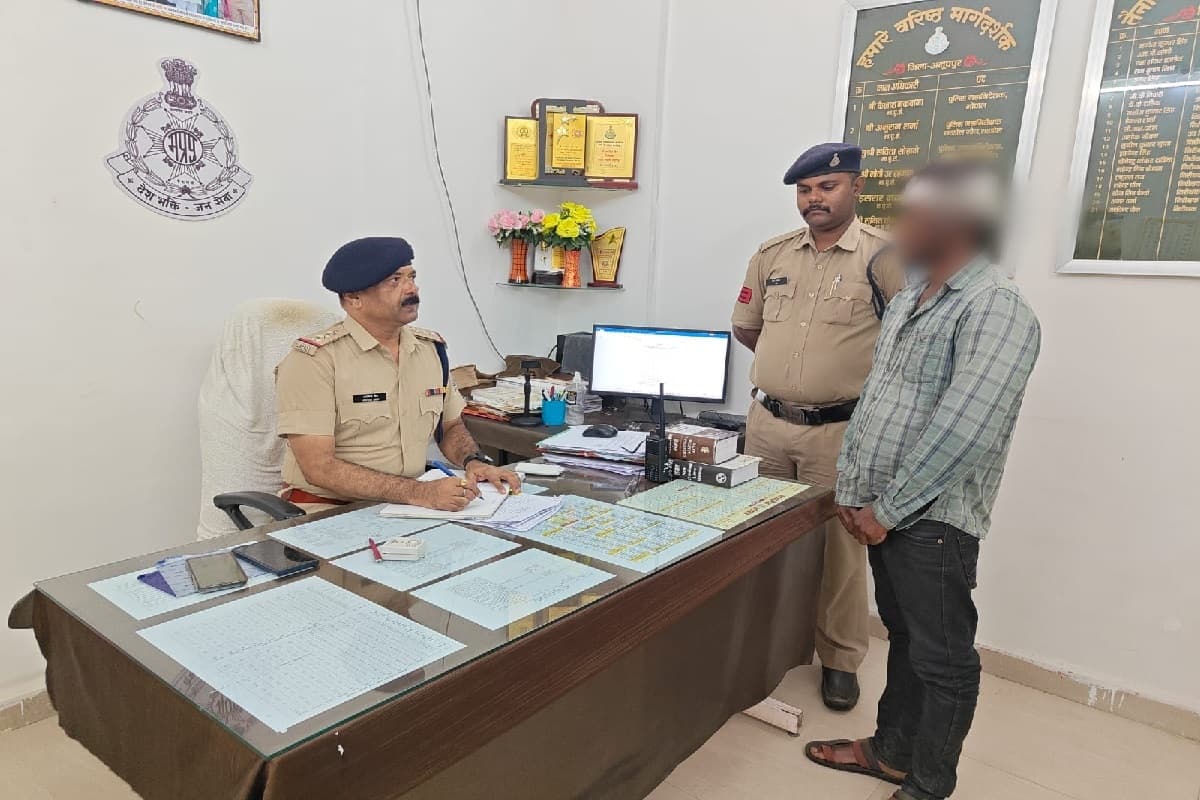 Anuppur Crime News: कलयुगी बेटे ने की मां की हत्या, गर्भवती पत्नी के साथ की मारपीट, पुलिस ने आरोपी को किया गिरफ्तार
