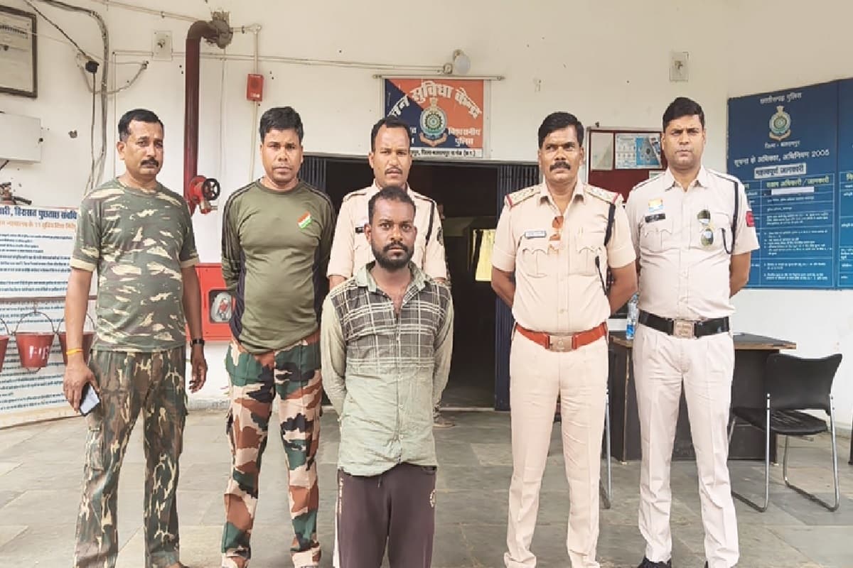 Balrampur Crime News: मदद के नाम पर मांगता था ट्रैक्टर, फिर हो जाता था गायब, शातिर ठग को पुलिस ने किया गिरफ्तार