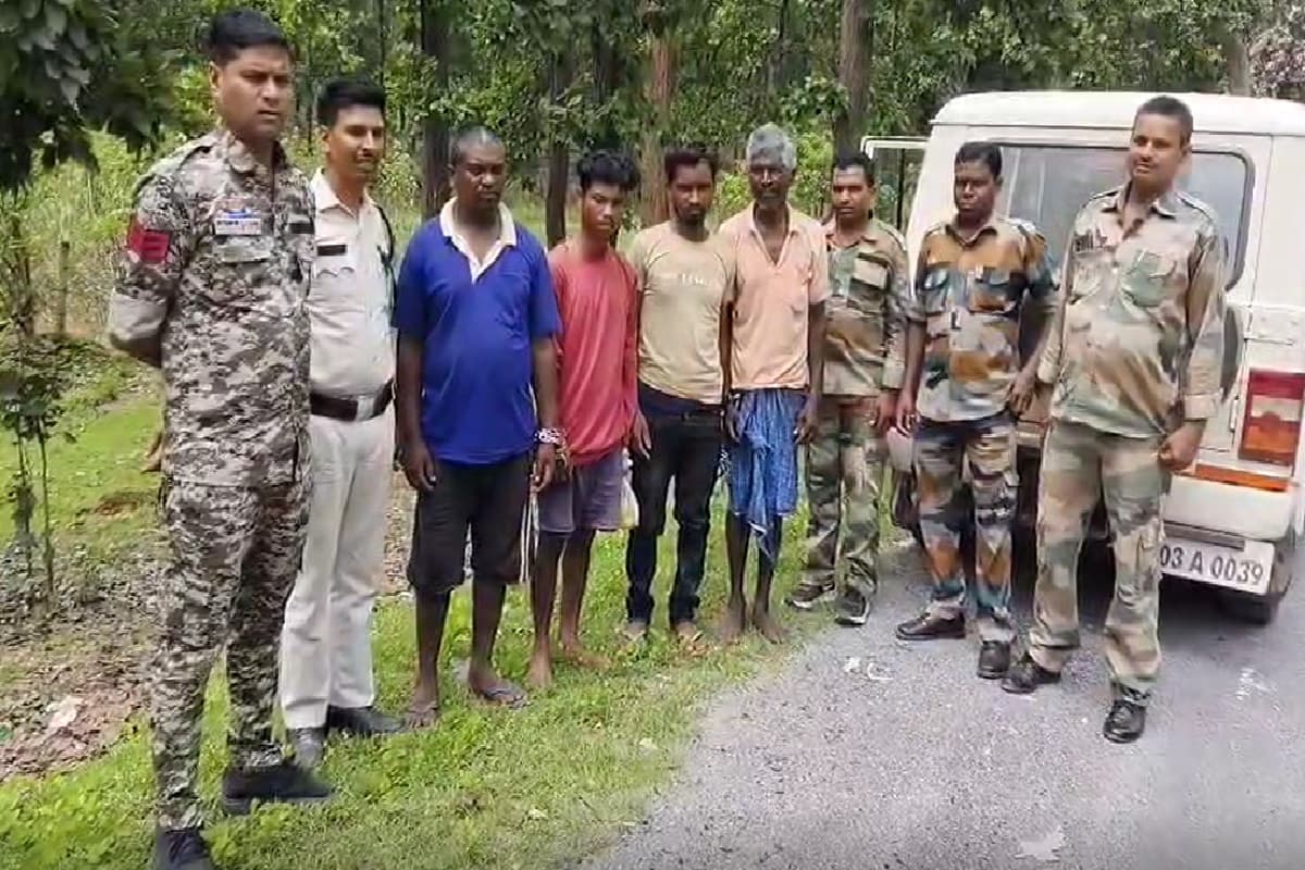 Balrampur Crime News: पशु क्रूरता और मवेशी की हत्या करने वाले चार आरोपी गिरफ्तार, पुलिस ने बरामद किए अवशेष