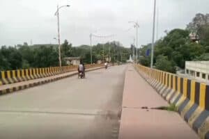 MP News: राजधानी के बाद अब ये ब्रिज बना खतरे की घंटी! 2 साल बाद भी नहीं लगीं सुरक्षा जालियां, जिम्मेदार कौन?