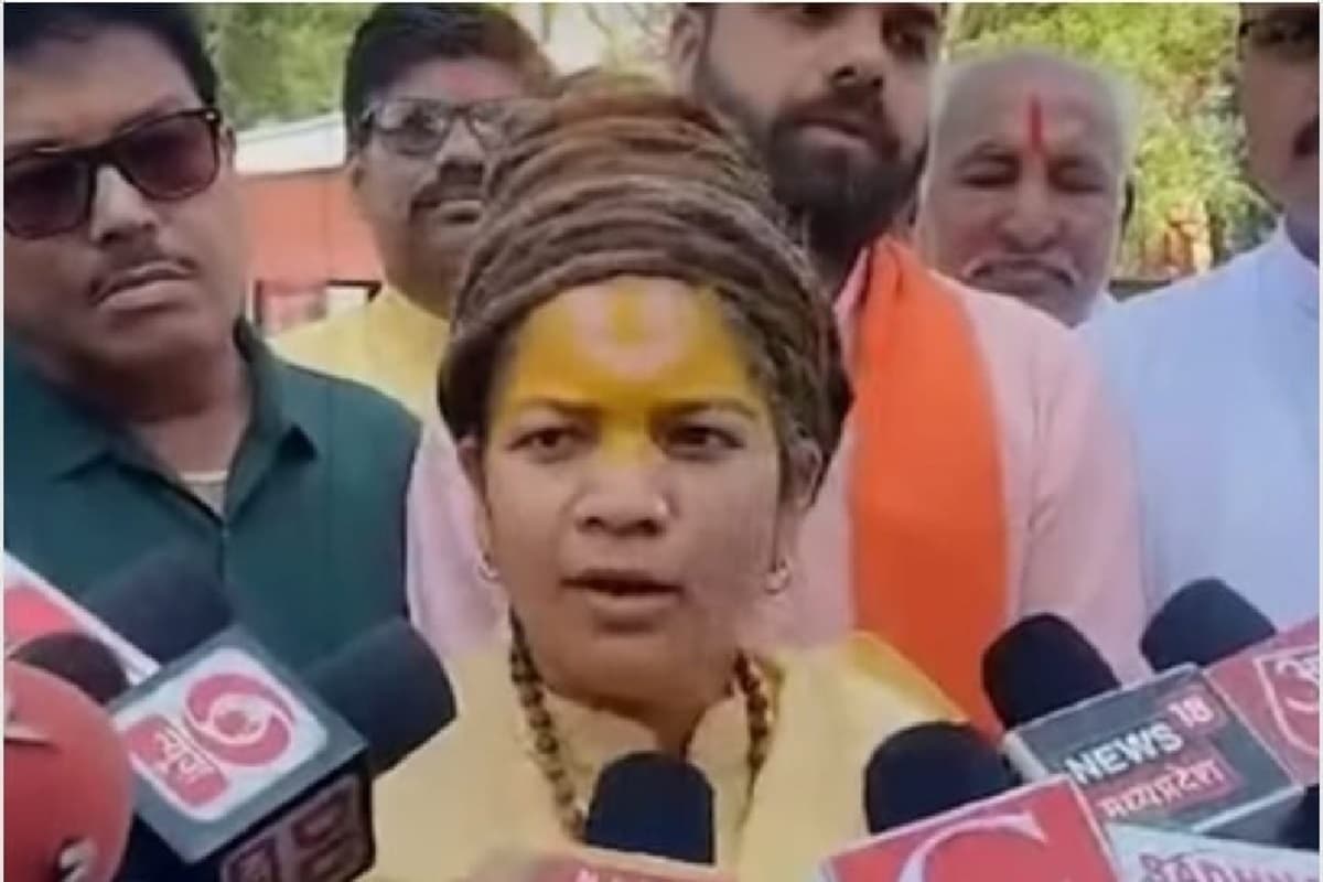 Chhindwara Crime News: धार्मिक अनुष्ठान करा रही साध्वी को पुलिस ने किया गिरफ्तार, वजह जानकर आप भी हो जाएंगे हैरान