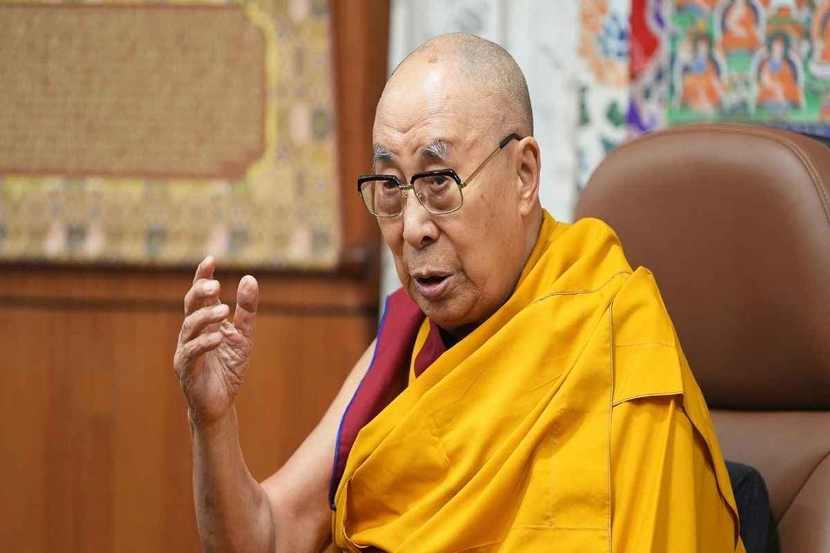 Dalai Lama Birthday: 90वां जन्मदिन मना रहे तिब्बती धर्मगुरु दलाई लामा.. 130 साल जीने की है इच्छा, पीएम मोदी ने खास अंदाज में दी बधाई