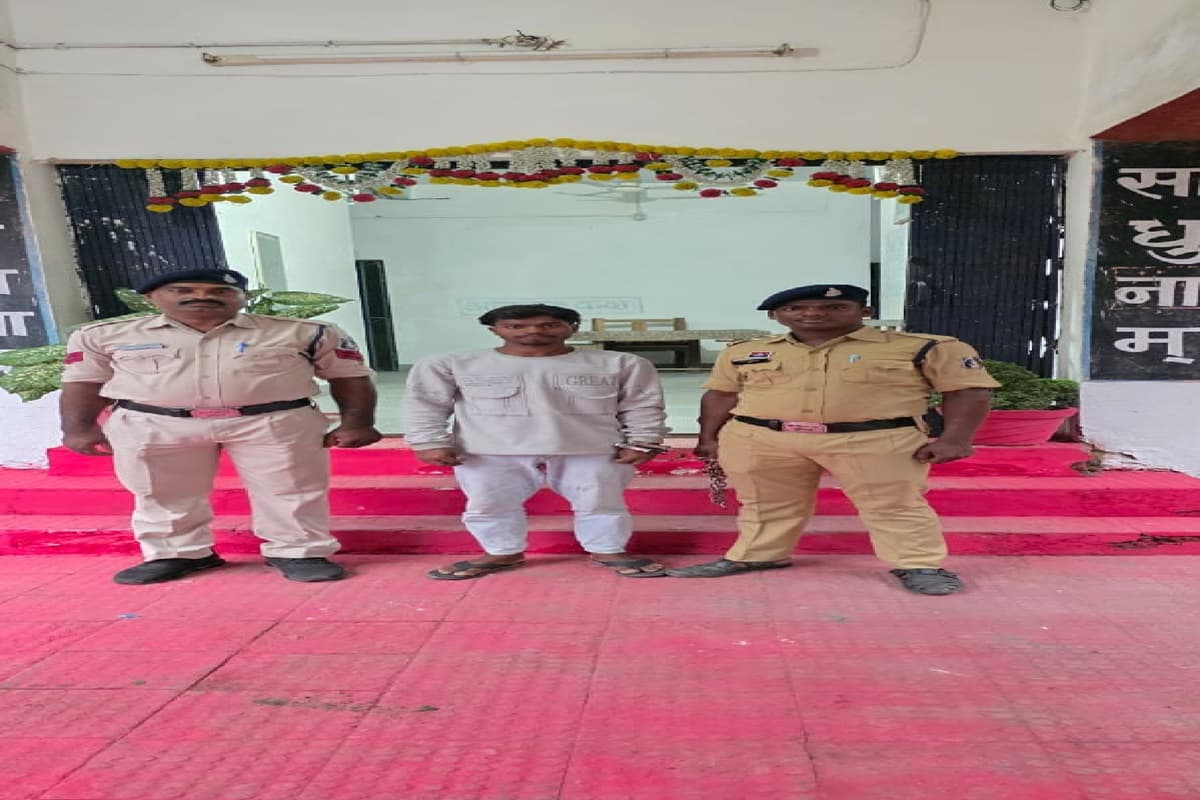 Janjgir-Champa Crime News: नाबालिग लड़की से दुष्कर्म करने वाले आरोपी को पुलिस ने किया गिरफ्तार, बहला फुसलाकर ले गया था साथ