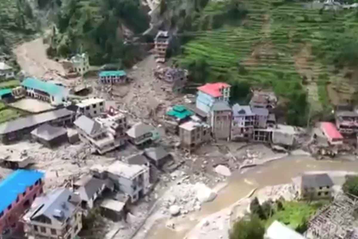 Mandi Cloudburst: आसमान से बरसी आफत, बादल फटने से तबाह हुआ पूरा परिवार, जिंदा बची तो सिर्फ 10 माह की मासूम