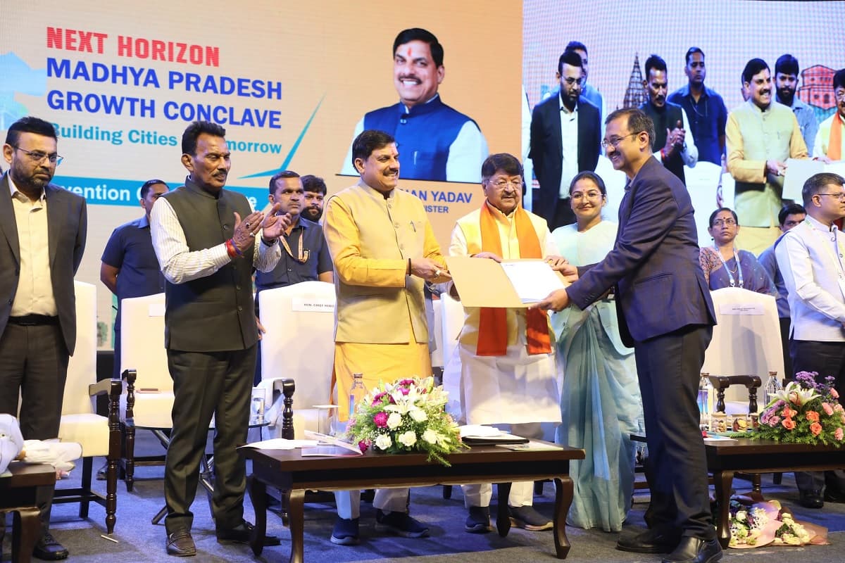 MP Growth Conclave 2025: इंदौर को मिली विकास की रफ्तार, सीएम मोहन यादव ने दी बड़ी सौगात, इकोनॉमिक टाइम्स अर्बन ग्रोथ 2025 पुस्तिका का भी किया विमोचन