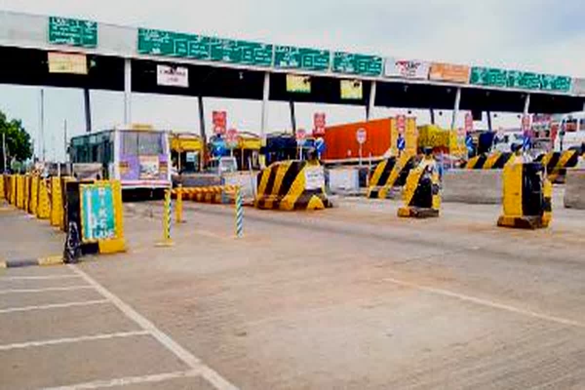 Toll Tax Reduced 50%: नेशनल हाईवे पर लगेगा आधा टोल, इन रास्तों पर दिखेगा 50% की कटौती का असर, जानें