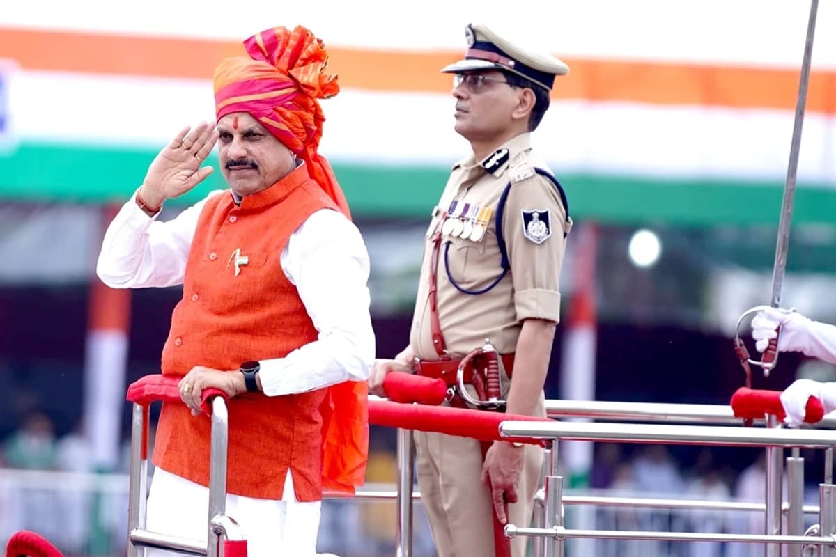 MP News: जिलों में ध्वजारोहण के लिए MP सरकार ने जारी मुख्य अतिथियों की सूची, सीएम यादव भोपाल में तो डिप्टी सीएम देवड़ा जबलपुर करेंगे ध्वजारोहण