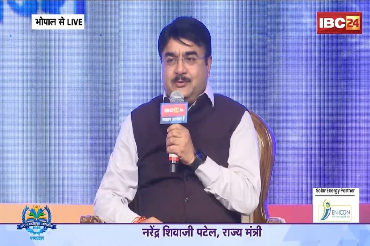 IBC24 Swarna Sharda Scholarship 2025: होनहार बेटियों को IBC24 ने दिया स्वर्ण शारदा स्कॉलरशिप, राज्य मंत्री नरेंद्र शिवाजी पटेल ने साझा किए छात्र जीवन के अनुभव